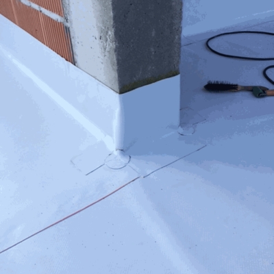 Wykonanie termoizolacji ze styropianu EPS100 oraz hydroizolacji z foli SikaPlan 15 G_4